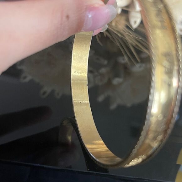 Avon Peace bangle gold tone - Picture 3 of 4